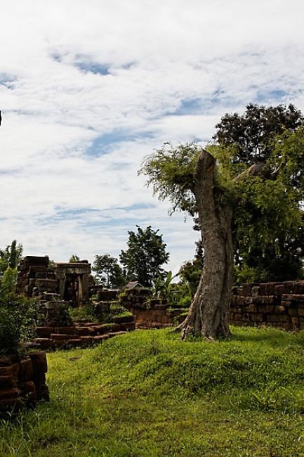 41-Prasat Khorn Buri-016